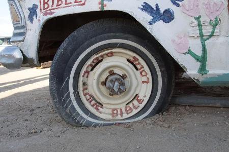 Salvation Mountain Cars, Jeep Grand Wagoneer