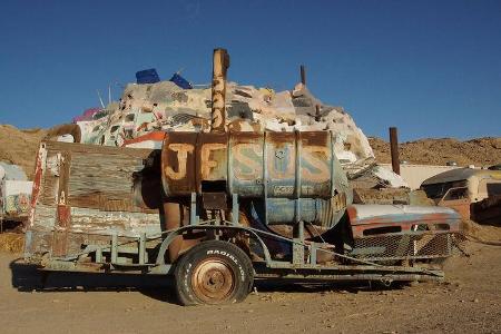 Salvation Mountain Cars, Jesus-Anhänger