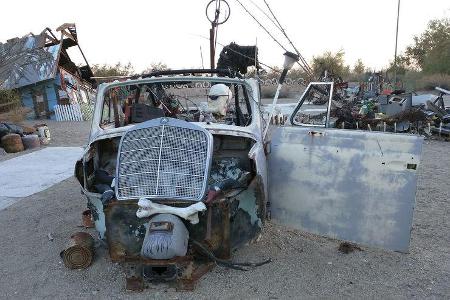 Salvation Mountain Cars, Slab City, East Jesus, VW Käfer Cabrio