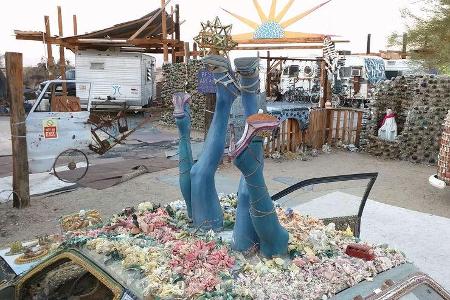 Salvation Mountain Cars, Slab City, East Jesus, Toyota Tercel (L30)