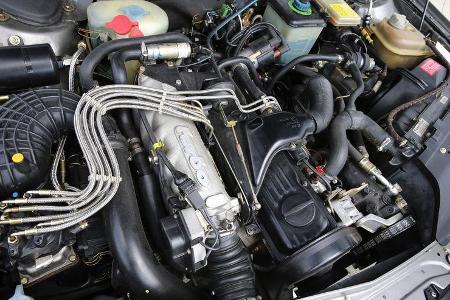 Audi 200, Motor