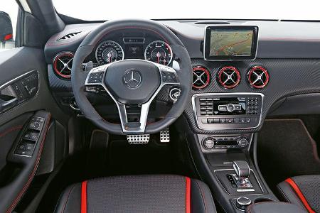 Mercedes A 45 AMG, Cockpit