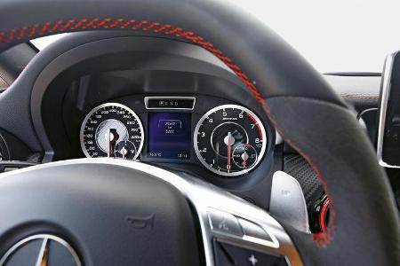 Mercedes A 45 AMG, Rundinstrumente