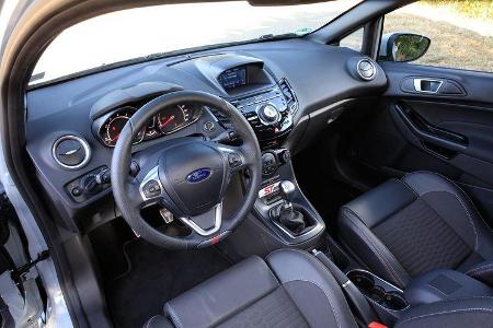 Ford Fiesta ST200, Cockpit