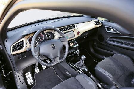 DS 3 THP 208, Cockpit