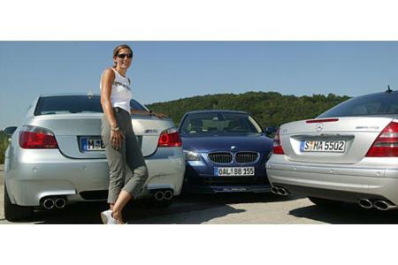 Ganz schön schnittig, auch die Autos
