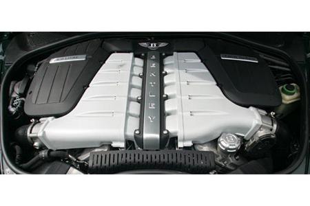 Die 560 PS des aufgeladenen W12 relativiert die Masse