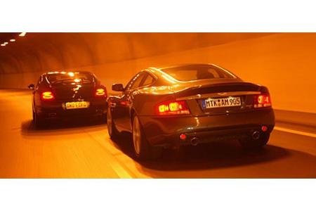 Flüstern hier, Brüllen da: Der Bentley Continental GT und der Aston Martin Vanquish S unterscheiden sich auch in Sachen Stim...