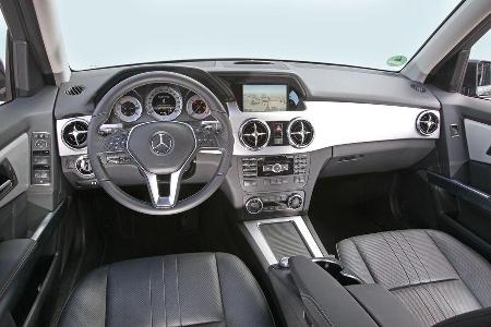 Mercedes GLK 220 CDI Bluetec, Cockpit, Lenkrad