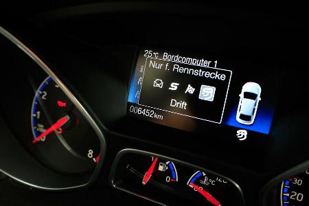 Ford Focus RS, Anzeigeinstrumente