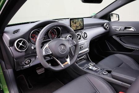 Mercedes-AMG A, Cockpit