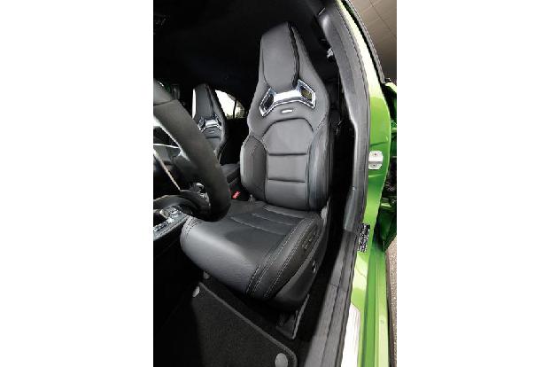 Mercedes-AMG A, Fahrersitz