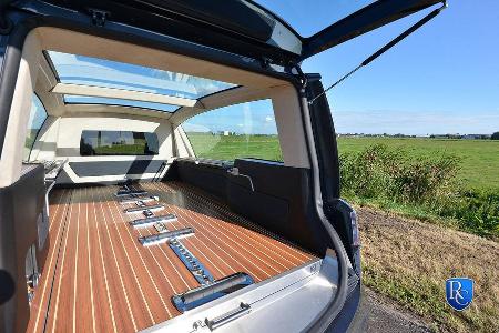 Tesla Model S Leichenwagen
