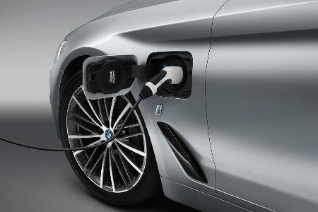 BMW 530e iPerformance Hybrid (2017) Limousine