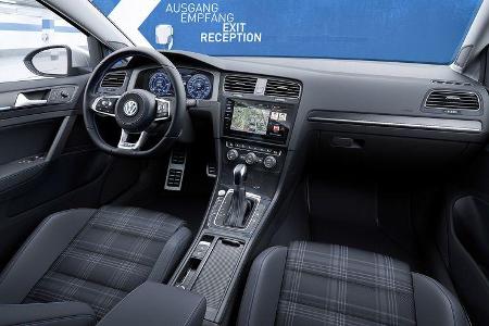 VW Golf VII Facelift (2017) GTE 5-Türer Cockpit