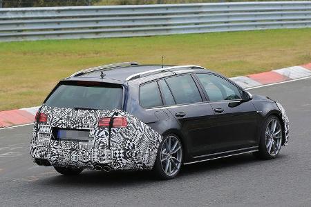 VW Golf R Variant Erlkönig