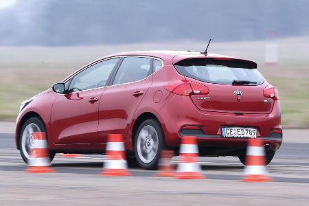 Kia Ceed, Heckansicht, Slalom