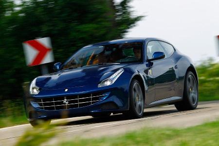 Ferrari FF, Seitenansicht, Kurvenfahrt