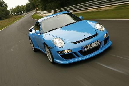 In der Februar-Ausgabe glänzte aus der Hand von Alois Ruf ein besonderer Porsche. Der Ruf RT 12 kam, sah und beeindruckte gl...