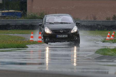 Diese Mission erfüllte der Opel Corsa OPC nicht. Das Fahrwerk passte nicht so recht zum Umfeld.