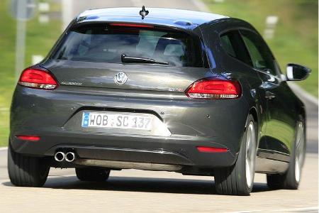 Er schöpft seine Kraft aus dem bekannten Zweiliter-Vierzylinder-Turbo-Motor.