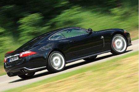 Leistung satt und ein besonderes Ambiente verspricht der Jaguar XKR-S. Das nochmals nachgeschärfte Sportmodell des ohnehin p...