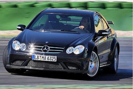 Der Mercedes CLK 63 AMG - hier in der Black Series Edition zu sehen - gehört zu den ambitioniertesten Kreationen der Mercede...