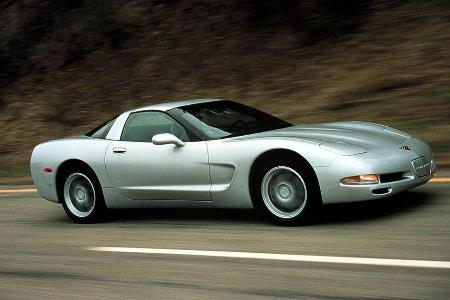 Die Corvette erobert sich mit 210 PS Differenz Rang 21. Die C6 leistet schon potente 437 PS.