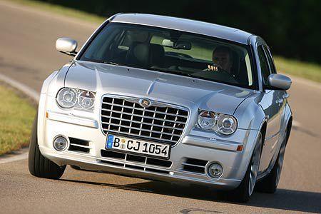 Das Dickschiff 300C von Chrysler beginnt seine Modellreihe mit einem 218 PS starken Diesel.