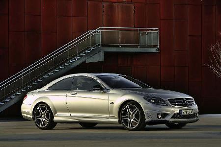 Das S-Klasse Coupé von Mercedes, der CL, bietet selbst in der Basis-Version reichlich Leistung. Der CL 500 leistet 388 PS.