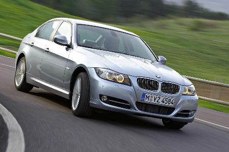 BMW hat für jeden etwas im Angebot, wenn es um den 3er BMW geht. Der 318i sowie die Dieselvariante liefern 143 PS.