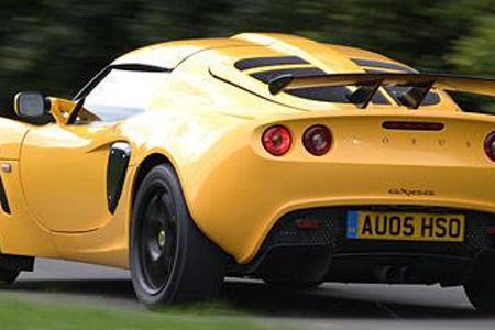 Mit höherer aerodynamischer Effizienz, Sportreifen und Felgen, die auch für den Slickeinsatz konzipiert sind, hat der Lotus ...