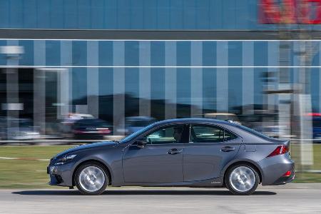 Lexus IS 300h, Seitenansicht