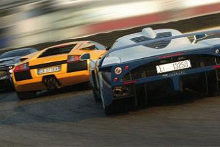 Bei seiner ersten exklusiven Ausfahrt trifft der neue Pagani Zonda F mit dem Lamborghini Murciélago und dem Maserati MC 12 a...