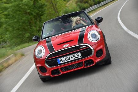 JCW Cabrio frontal fahrend