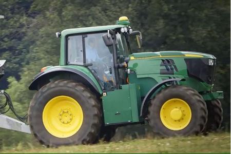 John Deere elektrischer Traktor