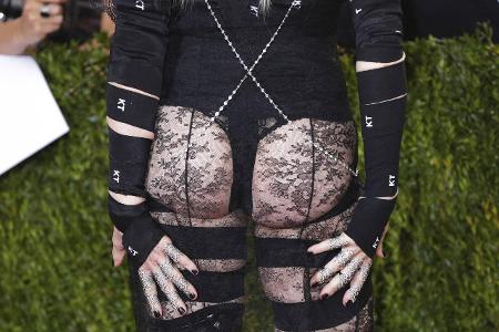 Promis mit Skandal-Outfits Madonna