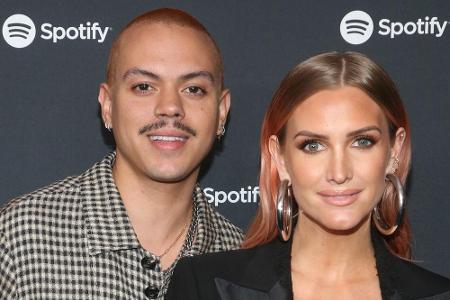 Ebenfalls am 29. Oktober erblickte das zweite Kind von Ashlee Simpson und Evan Ross das Licht der Welt. Auf ihrem Instagram-...