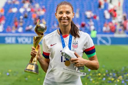 US-Fußballstar Alex Morgan wurde Anfang Mai zum ersten Mal Mutter. Sie brachte eine Tochter mit dem Namen Charlie Elena zur ...