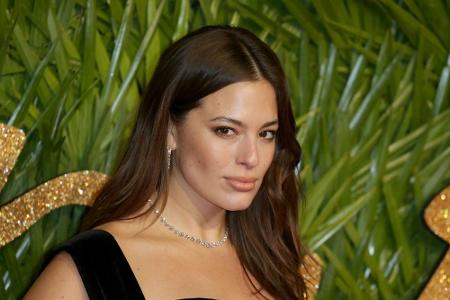 Im Januar wurde Model Ashley Graham zum ersten Mal Mutter: Die 33-Jährige brachte einen Sohn zur Welt, dem sie und Ehemann J...