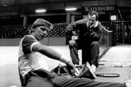 Bob Brett (r.) im Jahr 1987 mit seinem damaligen Schützling Boris Becker.