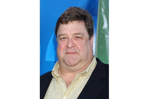 Ursprünglich machte man sich Sorgen um John Goodman, als er immer stärker an Gewicht verlor. 2015 erklärte er dann stolz, di...