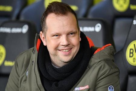 Der beliebte Kommentator bleibt Sky zwar erhalten, allerdings ist Fuss ab sofort auch am Sat1-Mikro zu hören. Beim Privatsen...