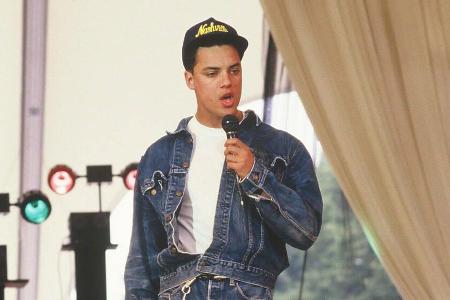 Nick Kamen während eines TV-Auftritts im Jahr 1987, kurz nachdem er durch einen Jeans-Werbespot bekannt wurde.