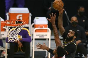 NBA: Lakers und Mavericks mit Siegen im Play-off-Rennen