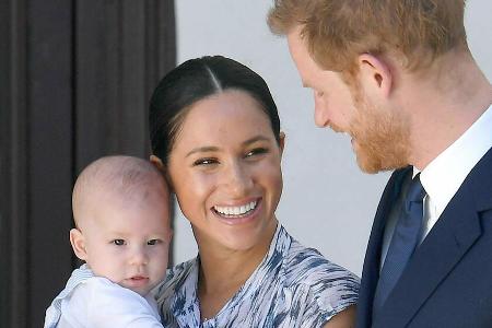 Herzogin Meghan mit ihrem Sohn Archie und ihrem Ehemann Prinz Harry bei einem Termin 2019