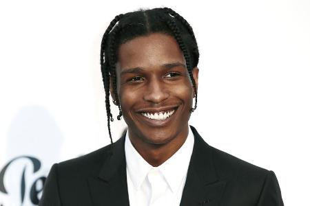 Rapper A$AP Rocky scheint in Sängerin Rihanna 