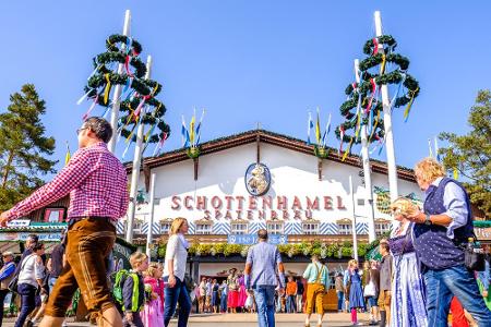 Vor dem Fassanstich im Schottenhamel-Festzelt darf in den anderen Zelten kein Tropfen Bier ausgeschenkt werden. Danach werde...