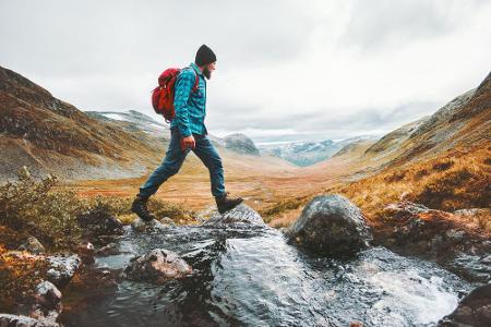 Der Frühling steht vor der Tür und die Natur erblüht in wunderschönen Farben. Also schnappen Sie sich Ihre Wanderschuhe und ...