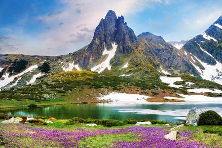 In Bulgarien wartet das Rila-Gebirge auf Abenteurer. Von der Hauptstadt Sofia bis zum 2.925 Meter hohen Musala ist man minde...
